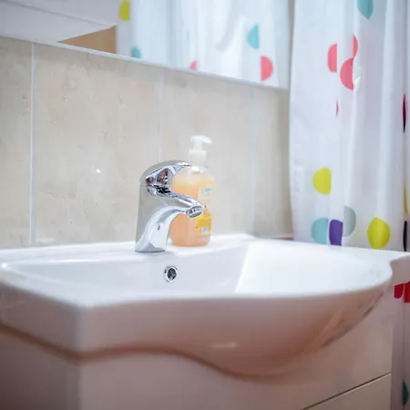 Kuca Leonora Apartman *