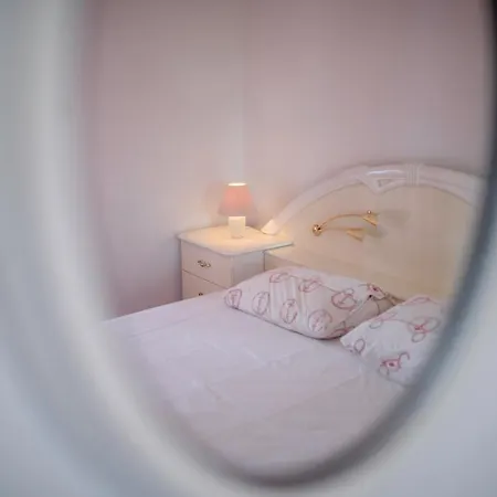 Kuca Leonora * Banjol