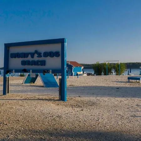 Kuca Leonora Apartman Banjol