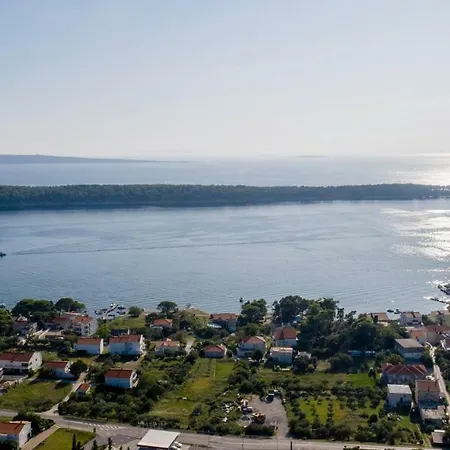 Apartman Kuca Leonora *