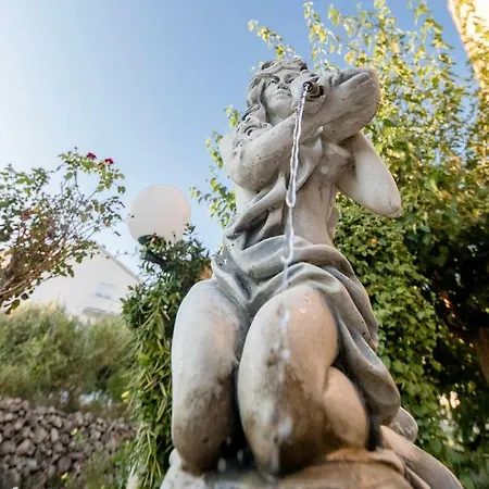 Kuca Leonora Apartman