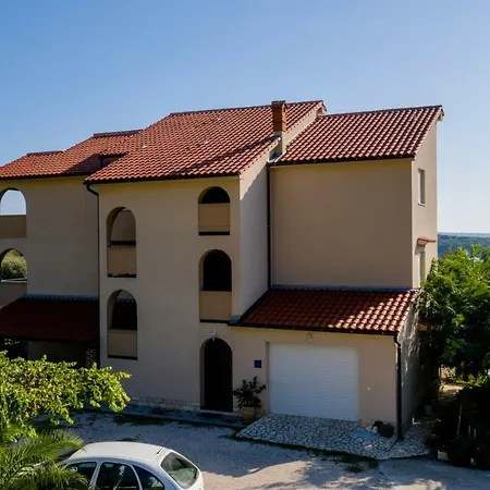 Kuca Leonora Apartman