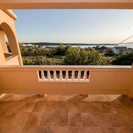 Kuca Leonora Apartman *