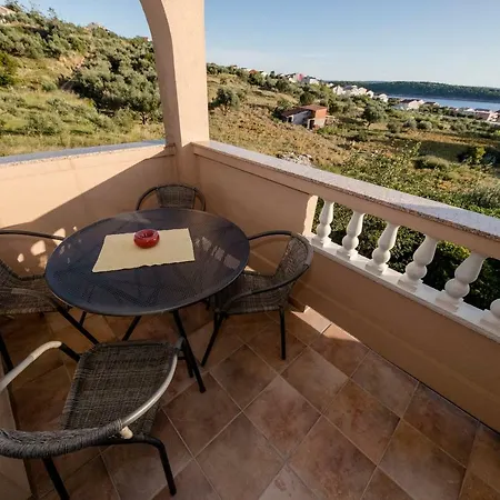 Apartman Kuca Leonora