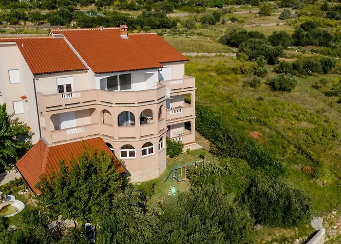 Kuca Leonora Apartment Banjol