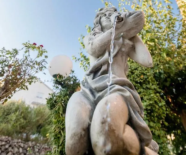 Kuca Leonora Апартаменты