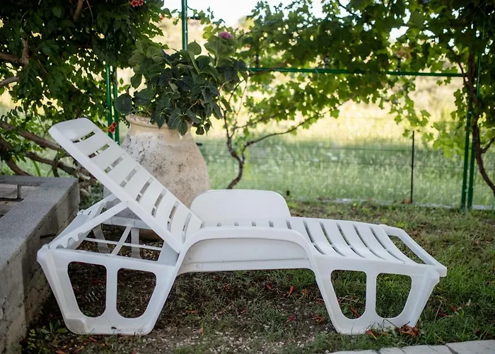 Kuca Leonora * Banjol