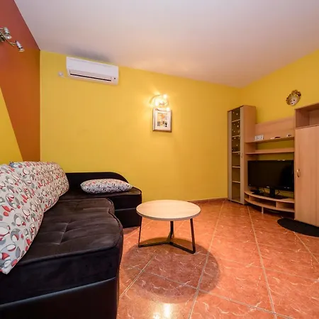 Kuca Leonora Apartment