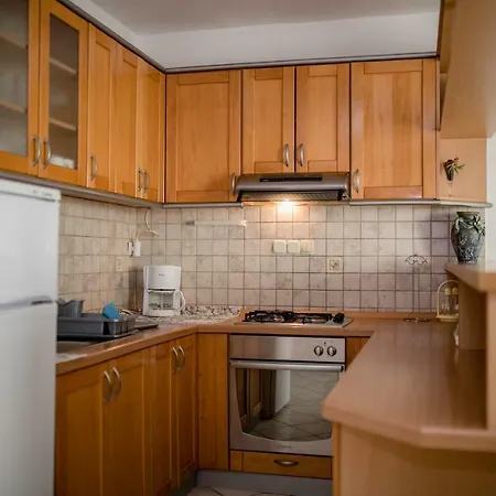 Kuca Leonora Apartment Banjol