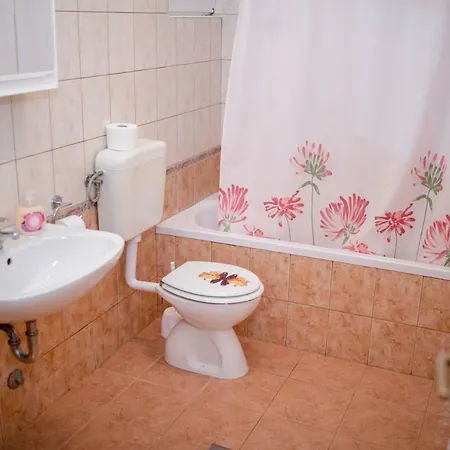 Kuca Leonora Lägenhet *