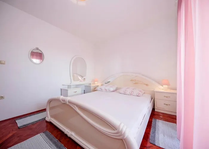 Kuca Leonora Apartamento