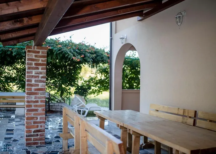 Apartman Kuca Leonora Banjol