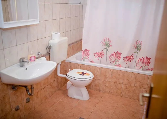 Kuca Leonora Apartamento *