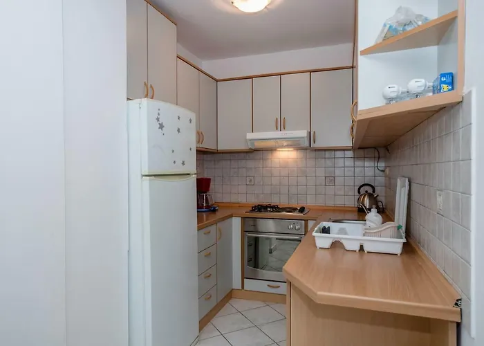 Kuca Leonora * Banjol